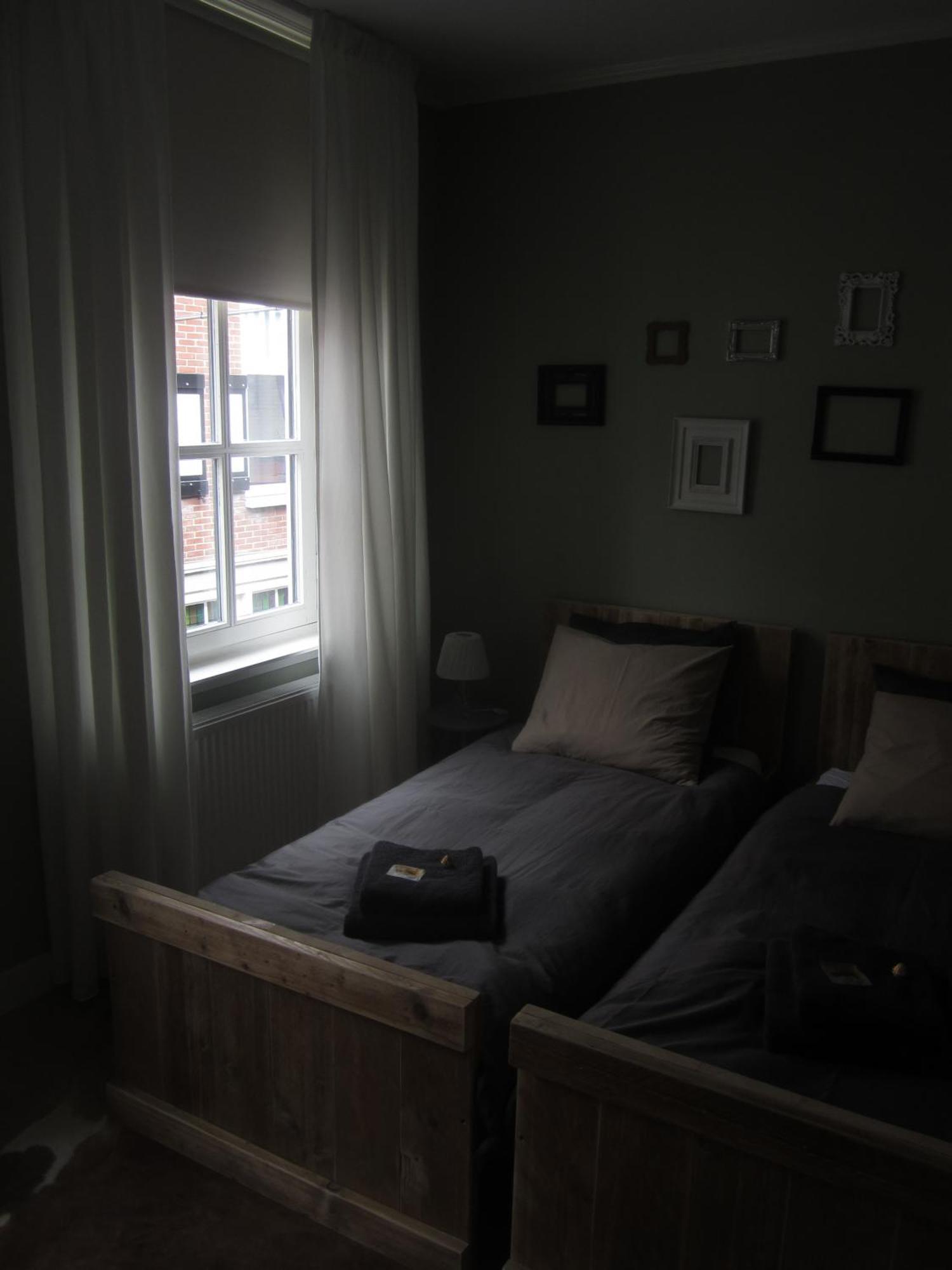 Oekepoek Down Town Bed & Breakfast Enschede Bagian luar foto